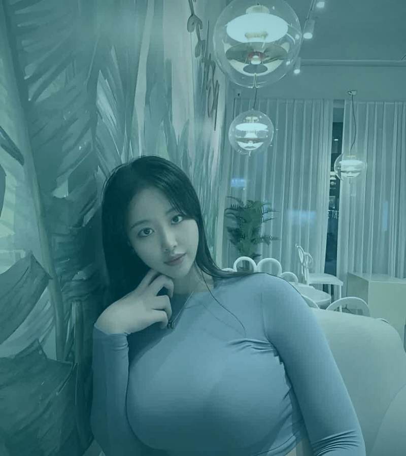 爱液视频约拍服务后期调色风格案例展示，暖色调人像摄影后期处理对比图