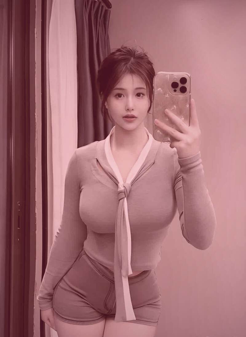 手机屏幕上显示爱液视频音乐库的不同分类标签，如‘旅行’、‘励志’、‘舒缓’等